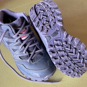 🦔 The North Face Hedgehog Waterproof ☔️ Hikers Little Kids Size 1 - EUC